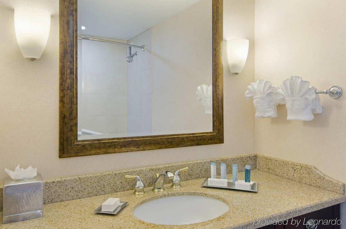 ฮิลตัน โพรวิเดนซ์ Hotel ภายนอก รูปภาพ