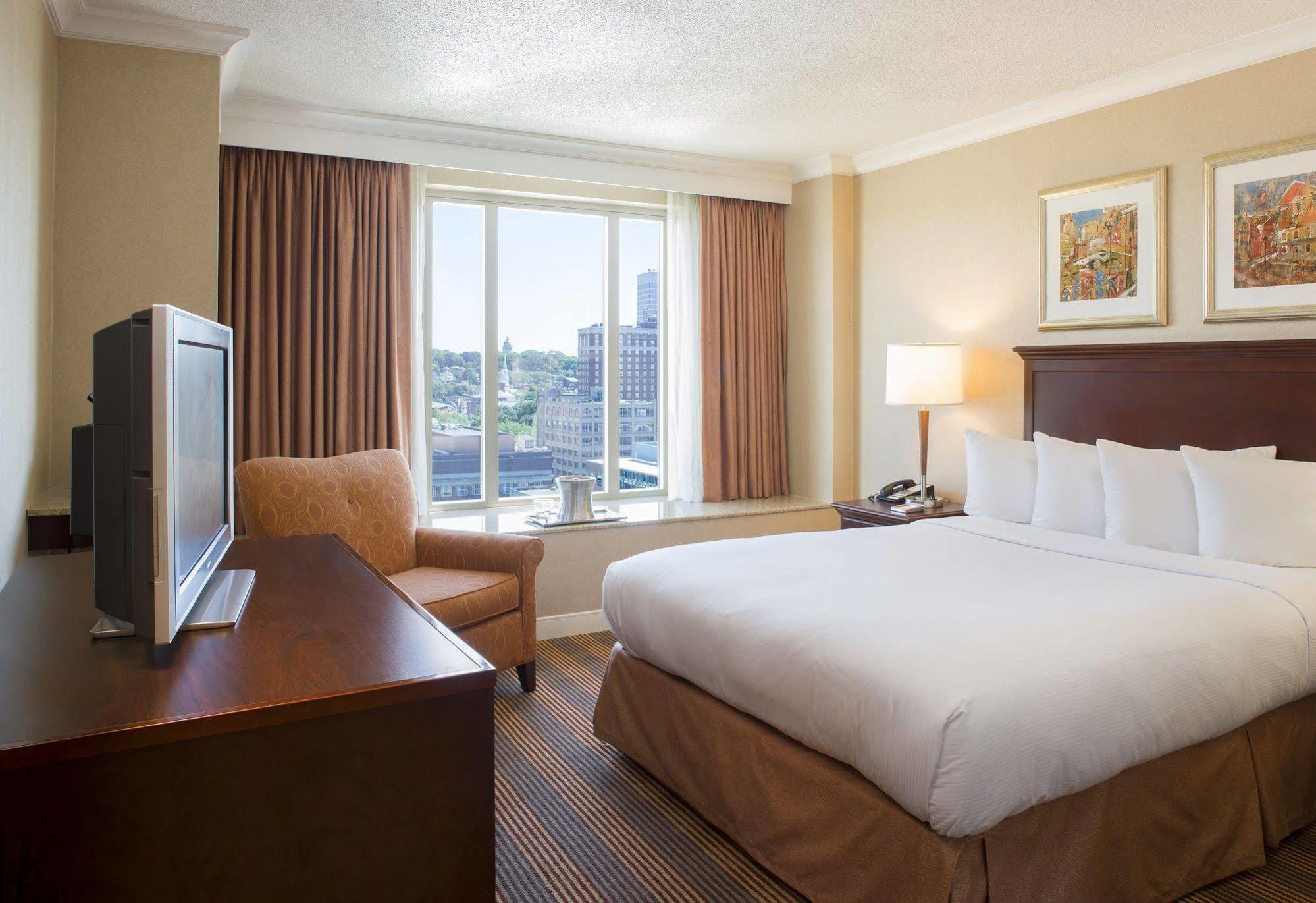 ฮิลตัน โพรวิเดนซ์ Hotel ภายนอก รูปภาพ